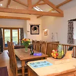 2 Bed In Penrith Oc-sz470 * باتيردالي